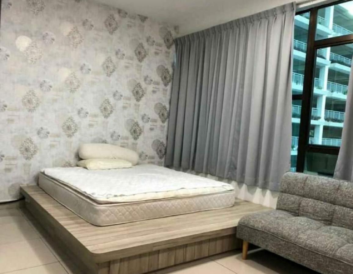 02-Austin Regency Homestay For 2Pax Pool View Johor Bahru Exterior foto