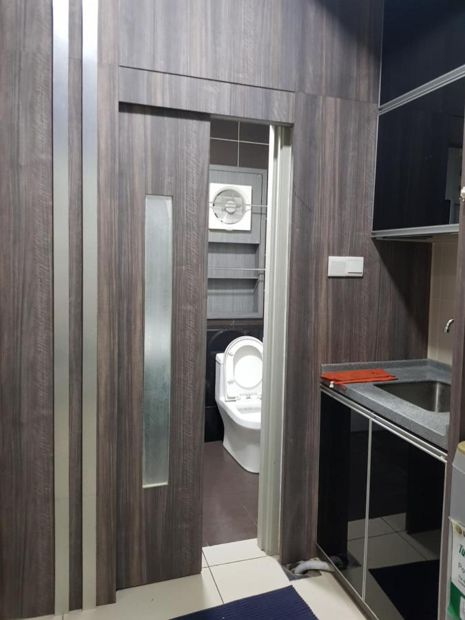 02-Austin Regency Homestay For 2Pax Pool View Johor Bahru Exterior foto